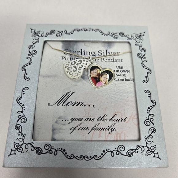 Sterling Silver .925 Picture Frame Pendant For Mom You Are The Heart Of Family - Picture 3 of 10
